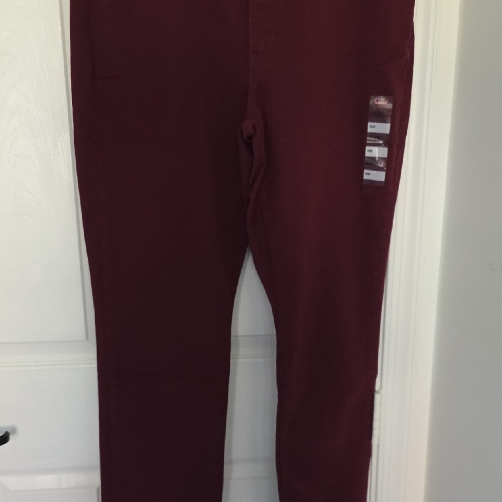 Levis Women Classic Straight Leg Jeans Burgundy Pants Size 16 - Picture 5 of 6